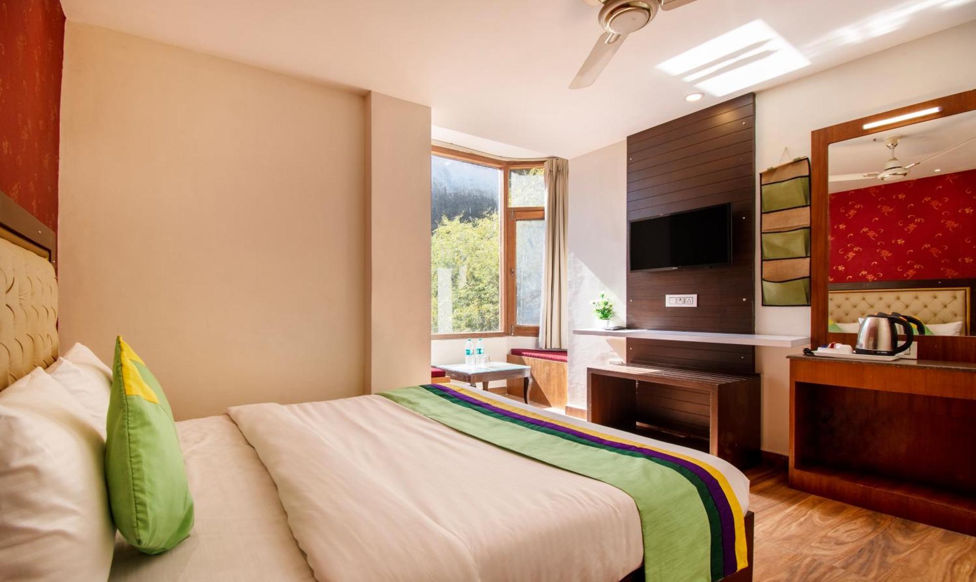Ambika Residency, Near Hidimba Devi Temple Hotel Manāli Kültér fotó