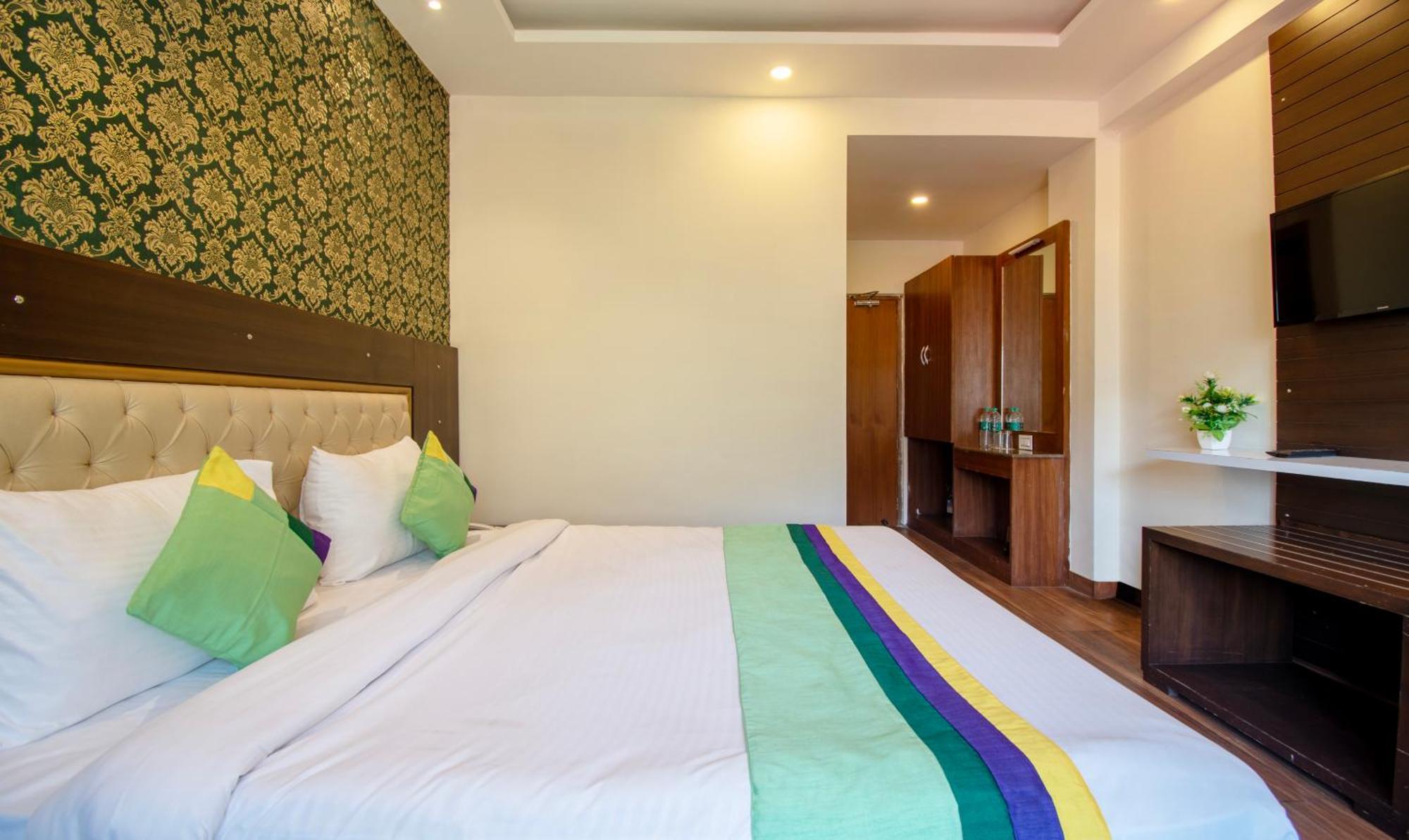 Ambika Residency, Near Hidimba Devi Temple Hotel Manāli Kültér fotó