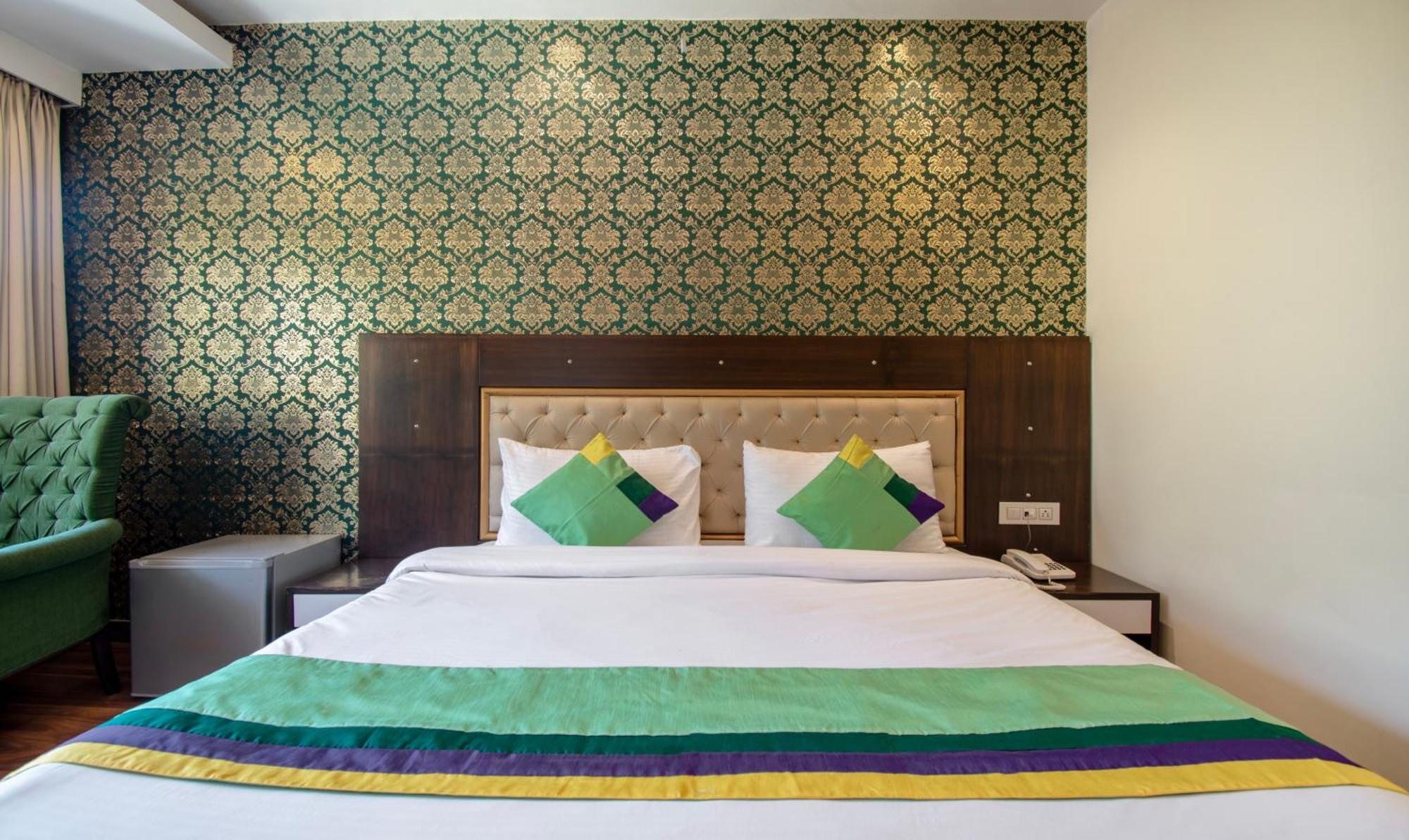 Ambika Residency, Near Hidimba Devi Temple Hotel Manāli Kültér fotó