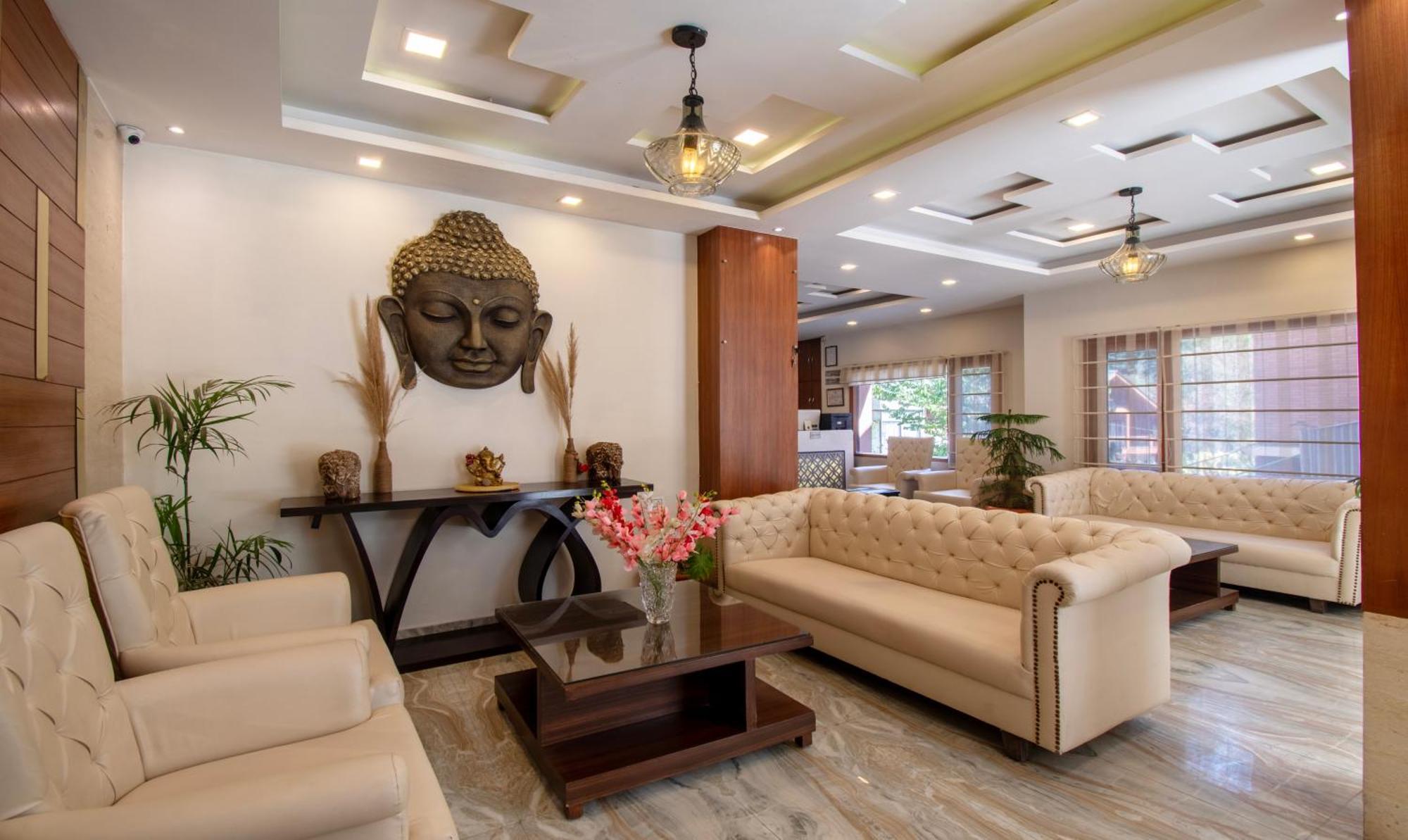 Ambika Residency, Near Hidimba Devi Temple Hotel Manāli Kültér fotó