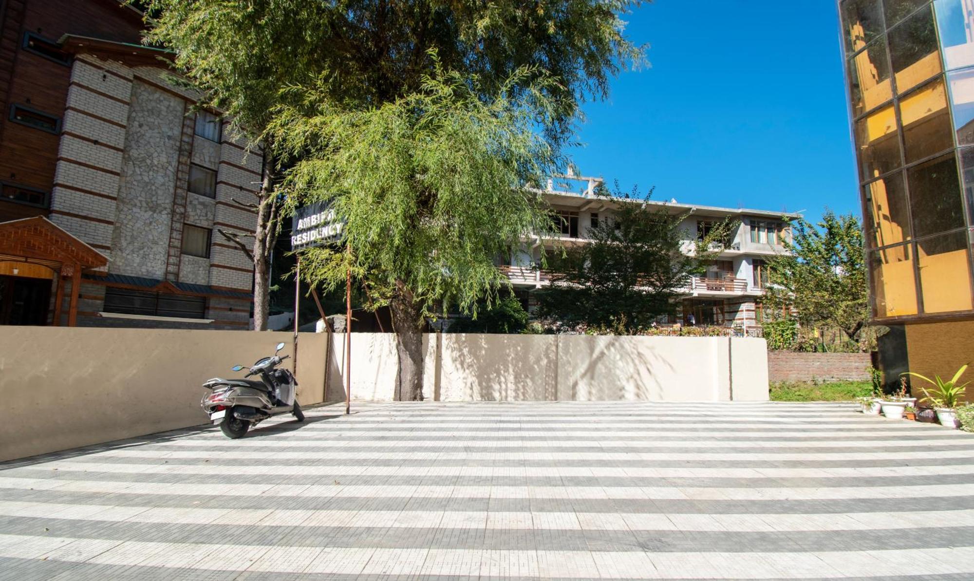 Ambika Residency, Near Hidimba Devi Temple Hotel Manāli Kültér fotó